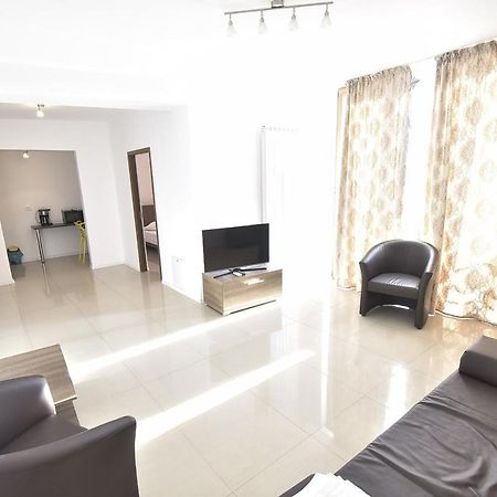 Vilagio Apartments 那沃达利 外观 照片